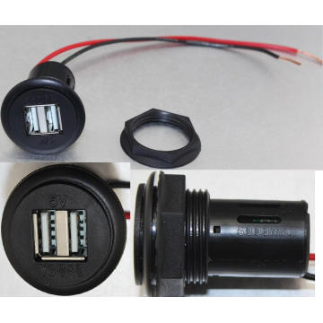 Enchufe / conector dual del cargador del coche del USB de 12V DC 4.6A